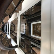 vue plongeante cage escalier et ascenseur rue Amsterdam